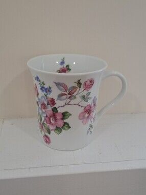 Vtg. Konitz German Floral Grannycore Cottagecore Victorian Fairycore Shabby Mug.